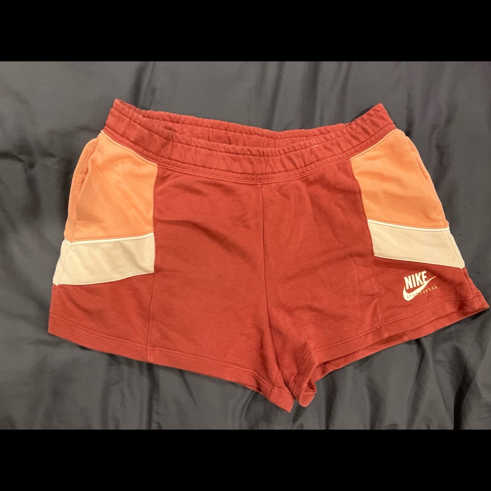 Nike Sportswear Heritage Shorts